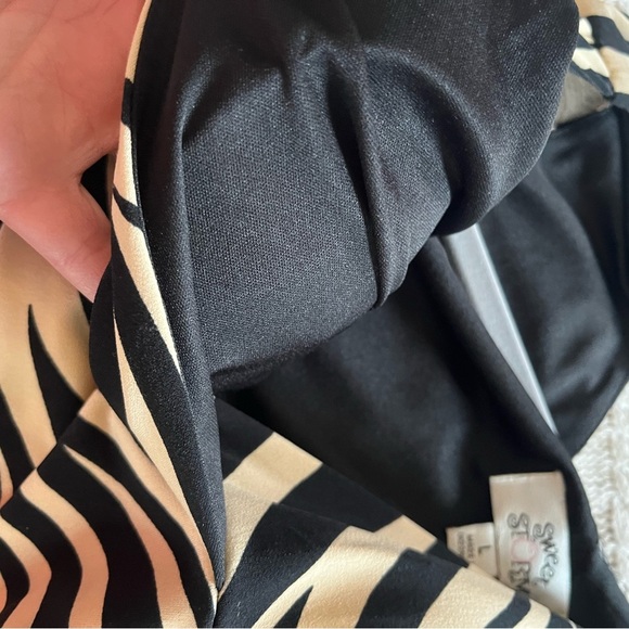 NWOT Sweet Storm Black and Cream Zebra Pattern Mini Dress Spandex Size Large - Picture 2 of 13